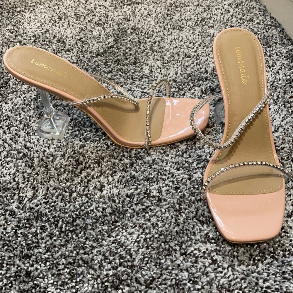 Lulus pumps